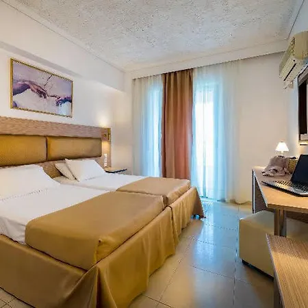 Hotel Niriides 3*