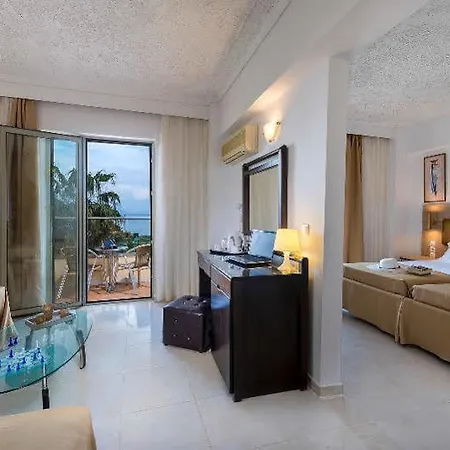 Hotel Niriides 3*