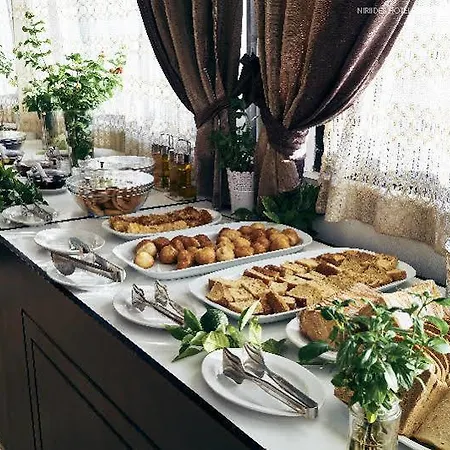 Niriides Beach Hotel & Suites Псалиди