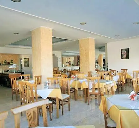 Niriides Beach Hotel & Suites