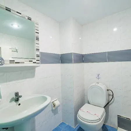 Отель Niriides Beach Hotel & Suites 3*
