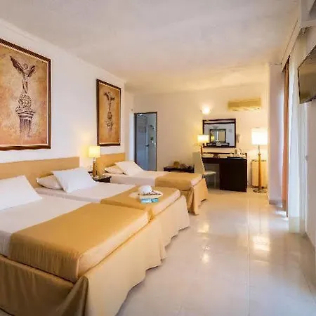 Отель Niriides Beach Hotel & Suites 3*