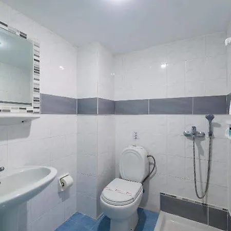 Отель Niriides Beach Hotel & Suites 3*