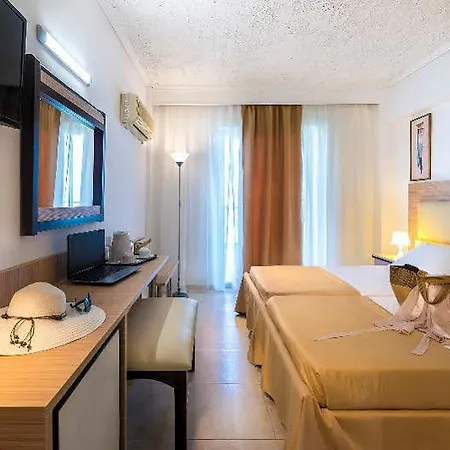 Отель Niriides Beach Hotel & Suites 3*